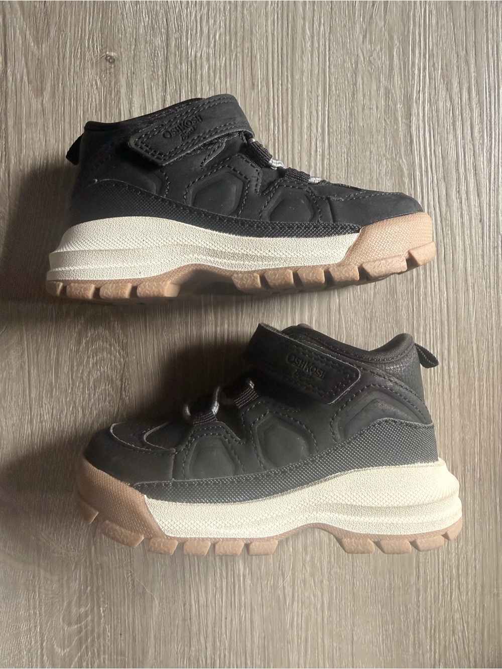 OshKosh Toddlers Boots Black and white with Tan Sole